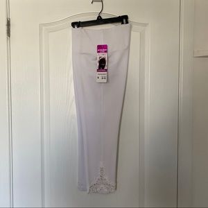 Nygard NWT crop with lace detail